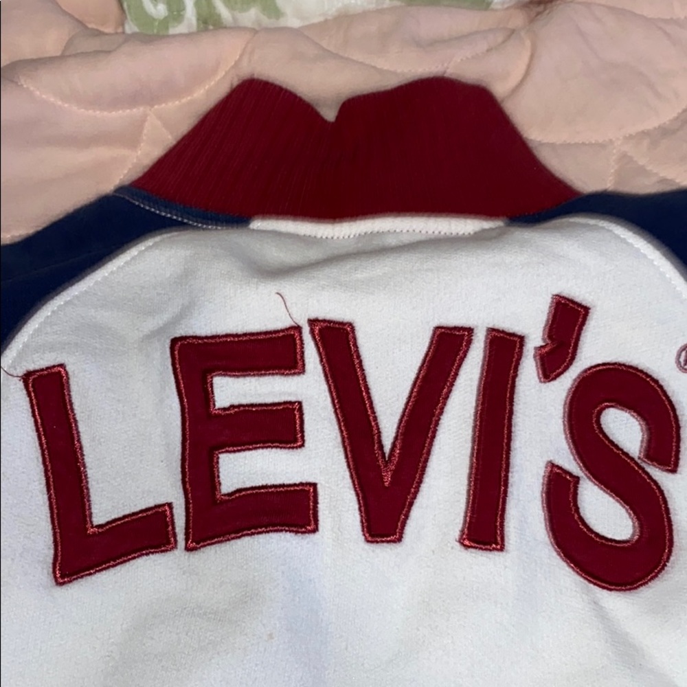 Levi’s Sweater - Picture 2 of 5